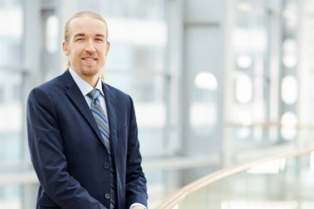 Carlos Eduardo Rosalba Padilha destaca cómo la pericia financiera aclara disputas contractuales y apoya decisiones justas.