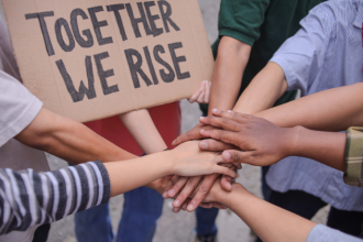 Solidaridad que Nació en las Calles y Tocó Miles de Vidas