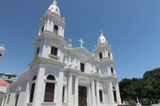 La confianza y esperanza en la vida cristiana se fortalecen a través de la devoción a Nuestra Señora. Jose Eduardo De Oliveira e Silva destaca el papel espiritual de María en la fe cotidiana.